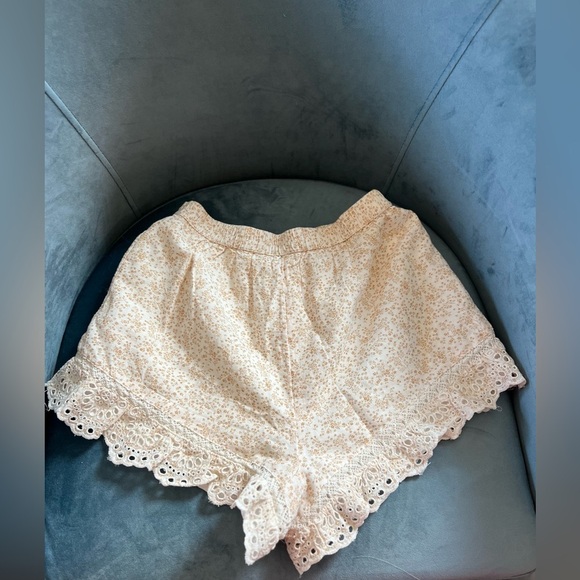 American Eagle Floral Soft Shorts - Size Small - NWT perfect spring print - Picture 7 of 8